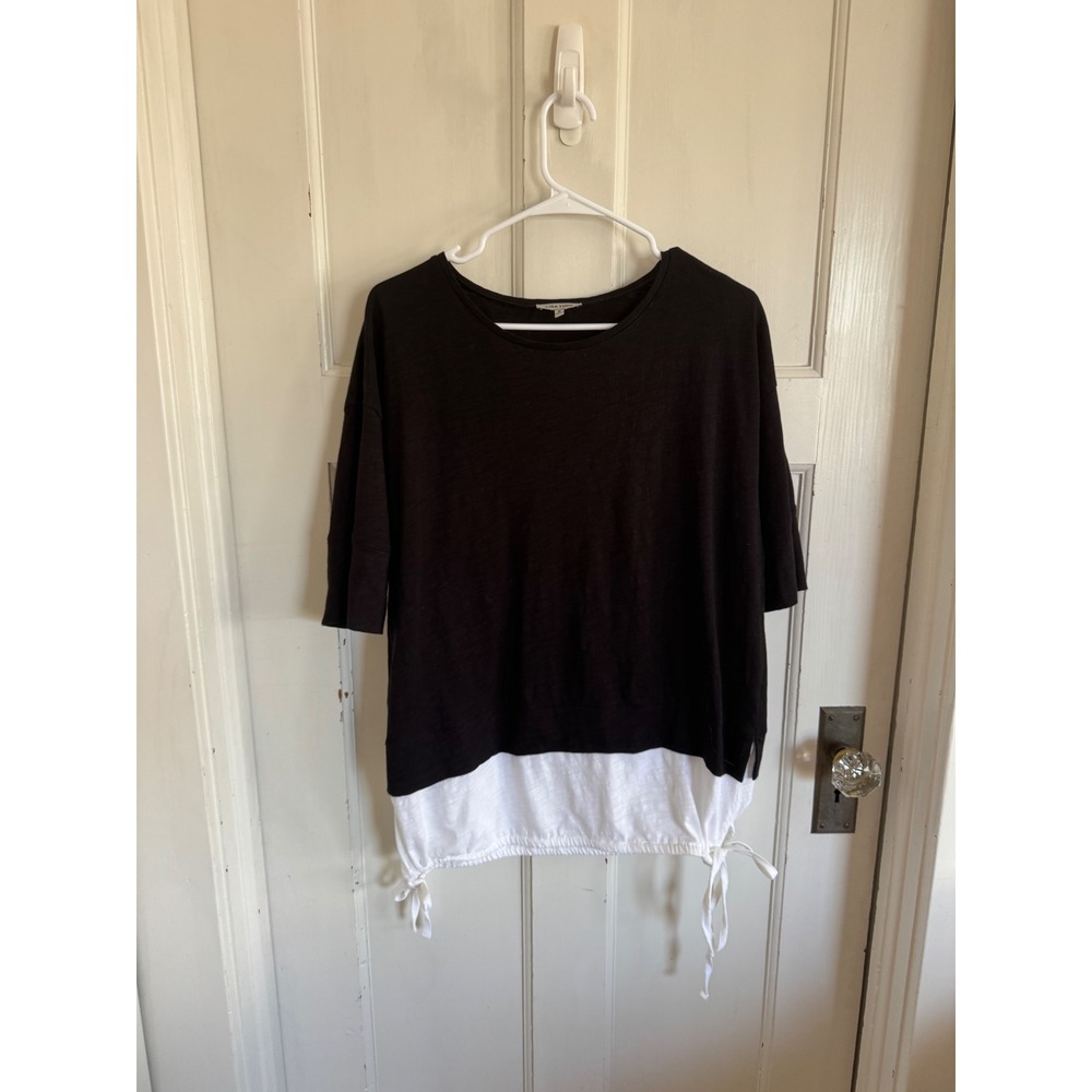Lisa Todd black & white 3/4 sleeve top size medium